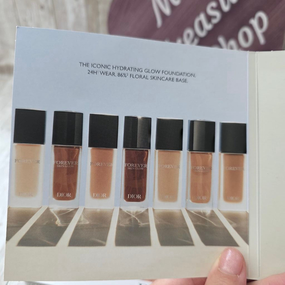 Dior Foundation Sample Set - Picture 2 of 4